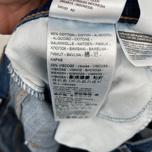 Levi's 725 High Rise Bootcut Denim Jean  // 18W - Picture 8 of 8